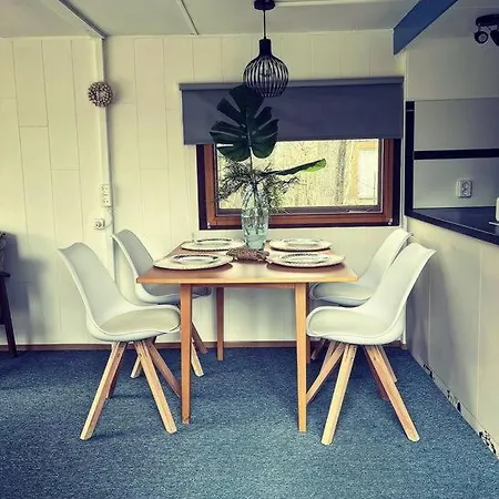 Σαλέ Knus Met Zwembad En Sauna *