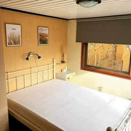 Knus Met Zwembad En Sauna