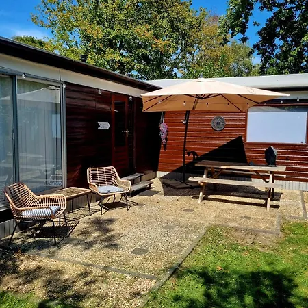 Knus Met Zwembad En Sauna Σαλέ