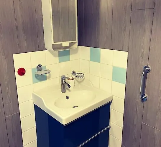 Knus Met Zwembad En Sauna Dağ evi *