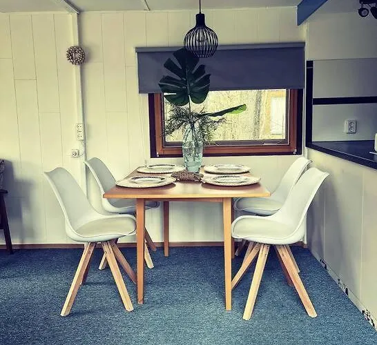 Dağ evi Knus Met Zwembad En Sauna *