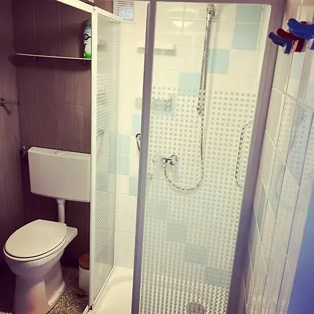 Knus Met Zwembad En Sauna Sint Maartensvlotbrug